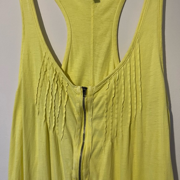 HURLEY bright yellow romper | L - Picture 2 of 3